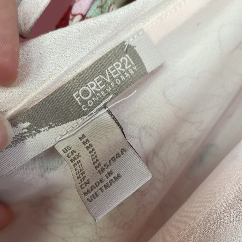 Gently used beautiful summer dress! - Picture 3 of 3